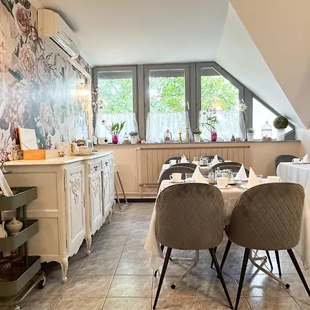 Szent Kristof Panzio ゲストハウス エゲル