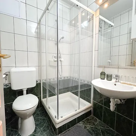 Szent Kristof Panzio 3* エゲル