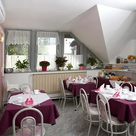 Szent Kristóf Panzió Vendégház 3*